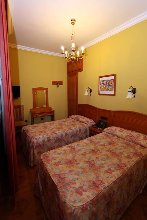 Hostal Victoria Málaga Rum bild